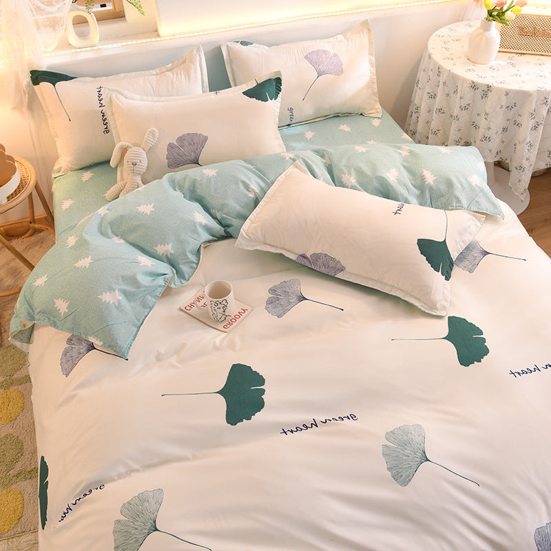 Elegant bedding set with ginkgo leaf print in green and white