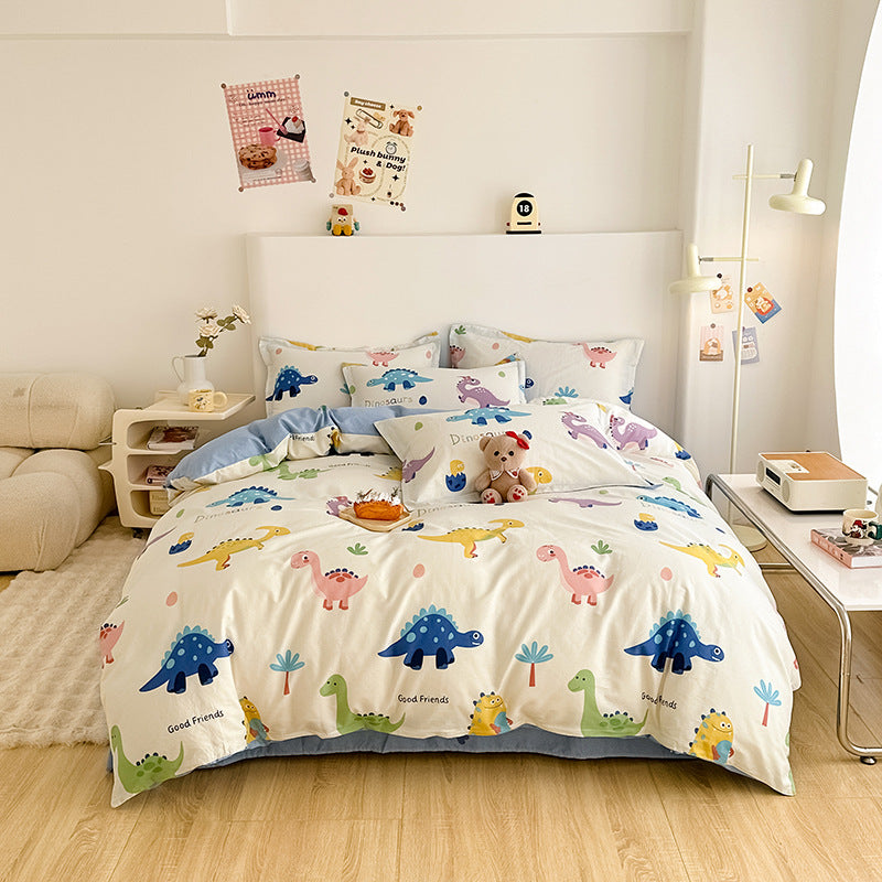 Bedding set with bear and floral design