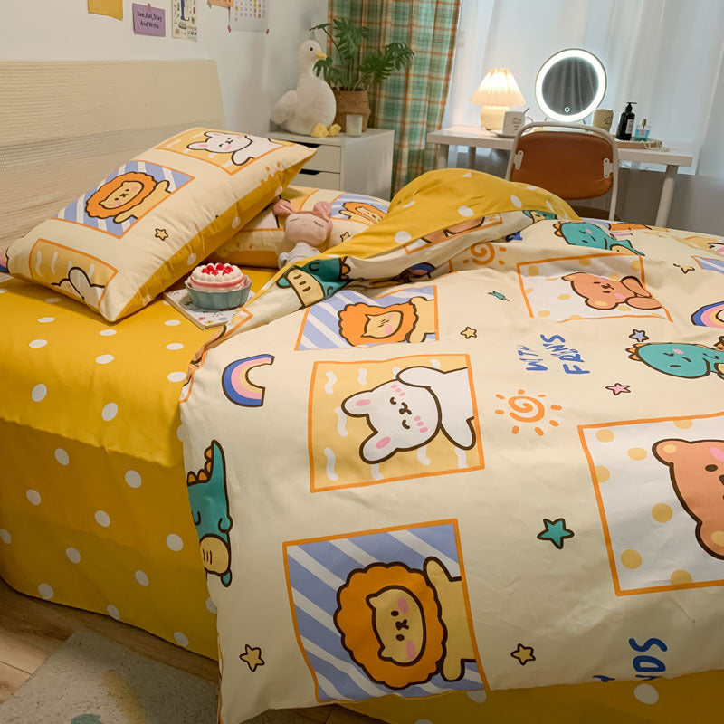 Comfortable bedding set with bear motifs