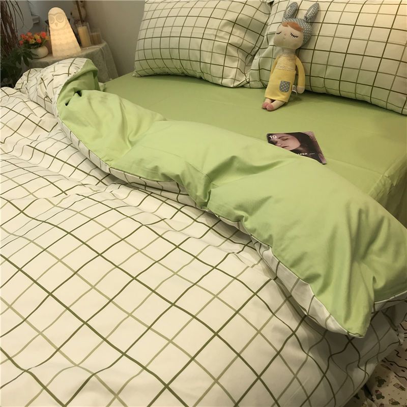 Comfortable and stylish checkered bedding set for kids