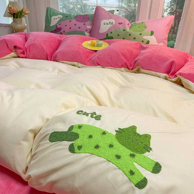 Double bedding set in pink with cat prints