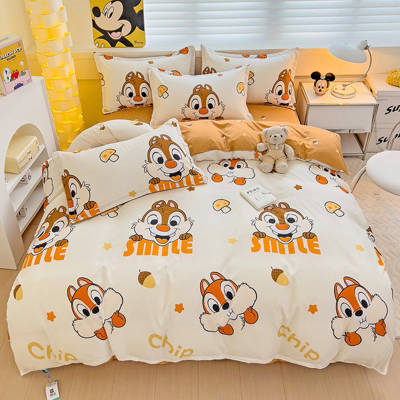 Hypoallergenic bedding set with playful design