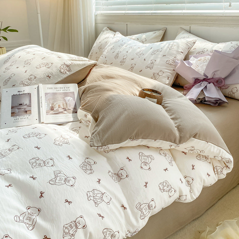 Refined bedding set with nature-inspired designs