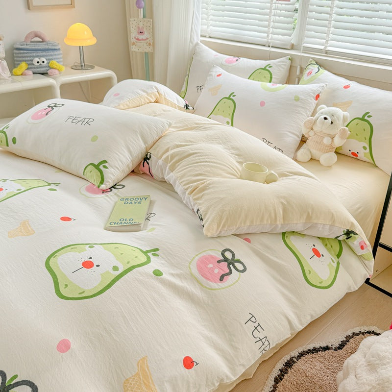 Cheerful cream bedding with pears and cherries design