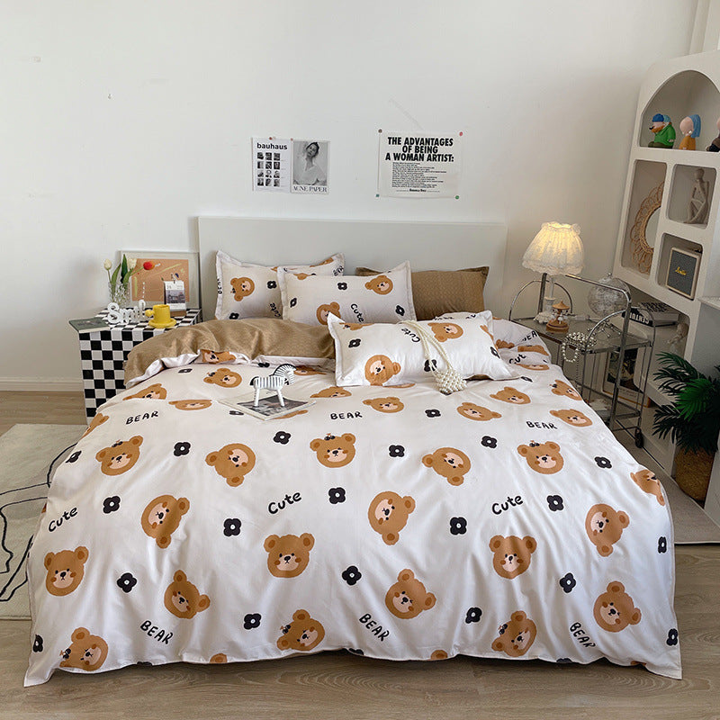 Bedding with cute bear and flower patterns in brown and white