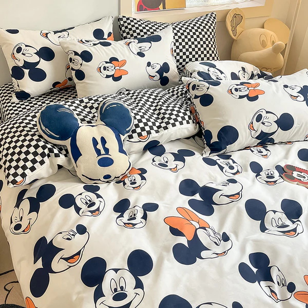 Double Bedding Sets Featuring Iconic Toy Designs