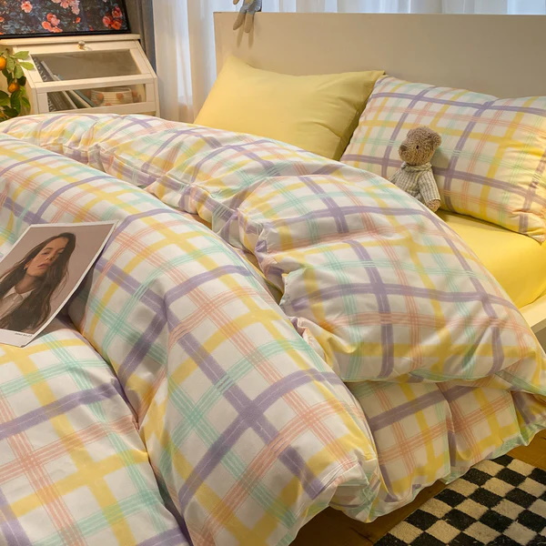 Traditional gingham pattern bedding set